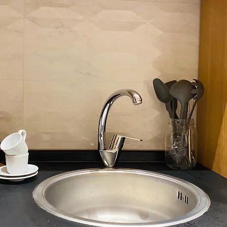 Apartment Portofino 24 Sqm Basement Unit, Located In Front Of Harbour, Wifi, Air Conditioning And Free Parking Lot Rapallo