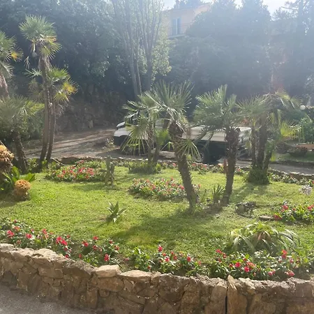 Portofino 24 Sqm Basement Unit, Located In Front Of Harbour, Wifi, Air Conditioning And Free Parking Lot *